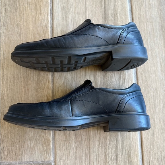 ECCO Helsinki 2.0 Slip On Shoes - Picture 3 of 11